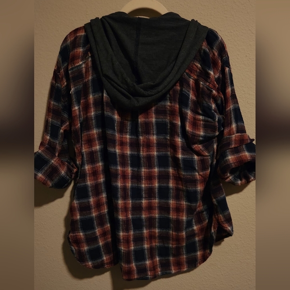 Woman's Hooded Plaid Shirt - Picture 6 of 7